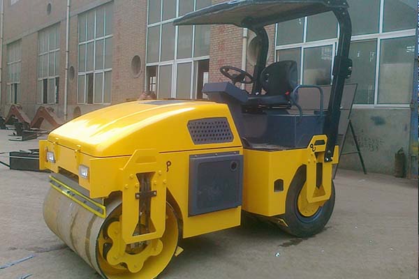 <a href='http://m.snail-fund.com' target='_blank'>壓路機</a>