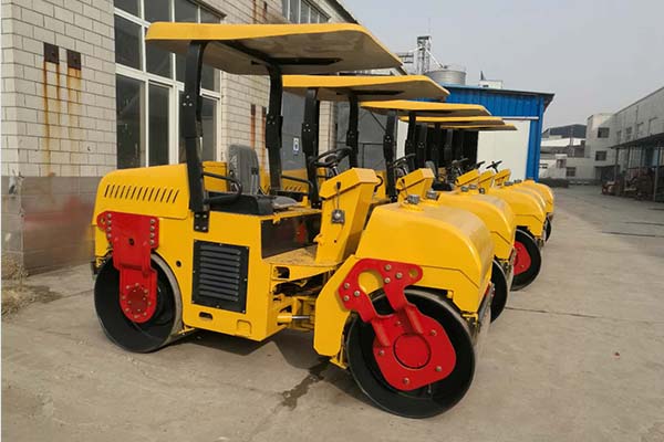 <a href='http://m.snail-fund.com/product/77.html' target='_blank'>振動壓路機</a>